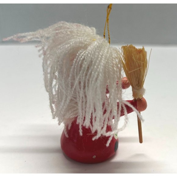 Cleaning Elf with Broom Wood Christmas Tree Ornament 2.75" Tall Vintage - Picture 5 of 5